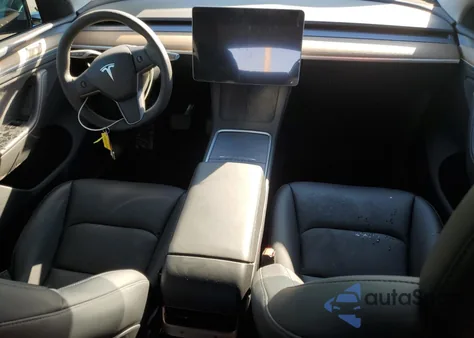 2025 Tesla Model Y z USA, uszkodzony, nr VIN 7SAYGDEDXSA373844